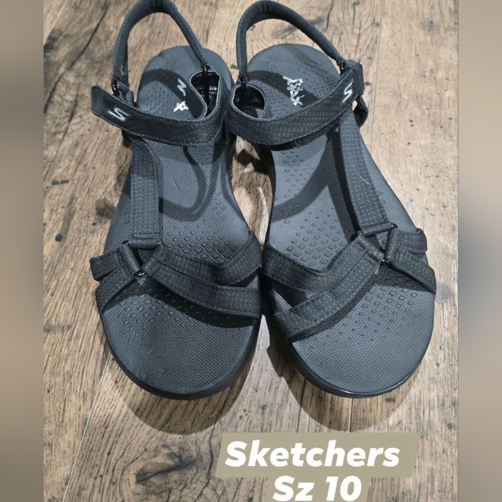 Sketchers womens sandals sz 10